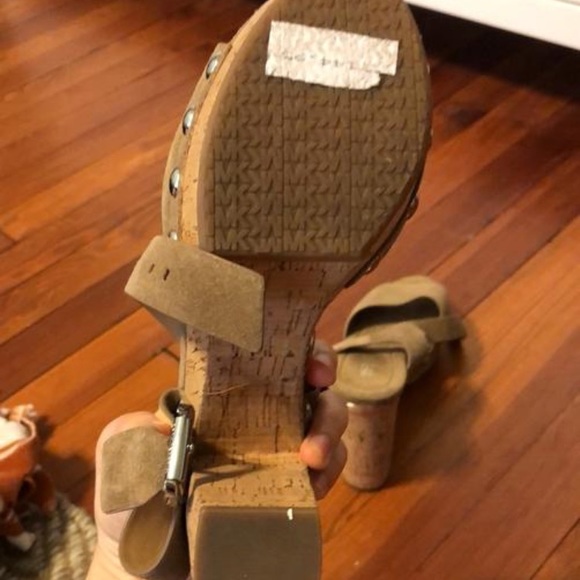 Michael Kors Suede Platform - Picture 5 of 5